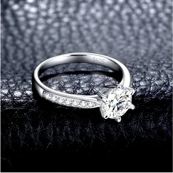 Classic 1.5 CT Moissanite Solitaire Engagement Promise 925 Sterling Silv⦠- Picture 5 of 9